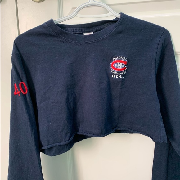 🌺2 for $15 Tops🌺 Embroidered Long Sleeve CropTop - Picture 2 of 4